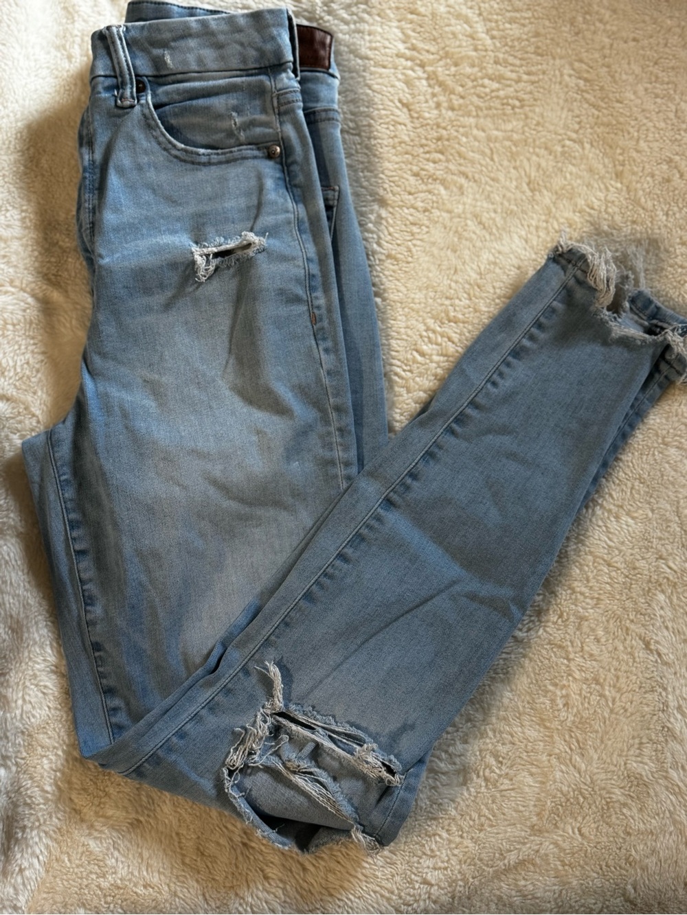 American Eagle Outfitters Light Wash Distressed Skinny Jeans
